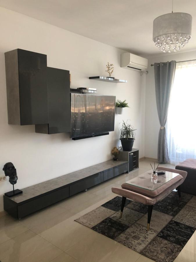 By The Sea Apartment Navodari Exterior photo